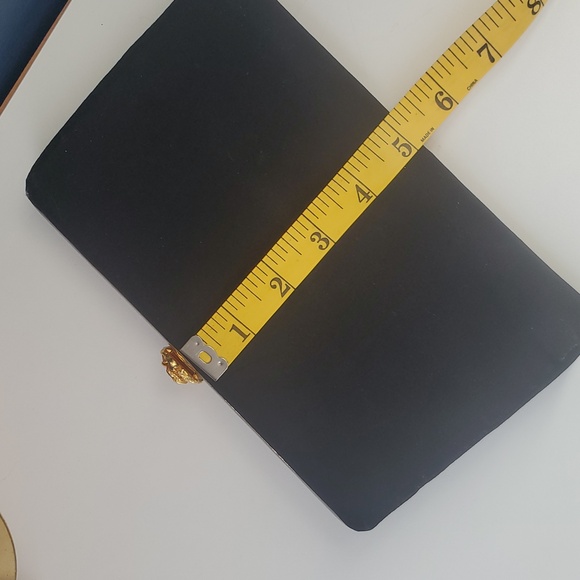 Vintage 1950s–1960s Black Handbag – Gold Rose Clasp, Short Chain - Picture 12 of 12